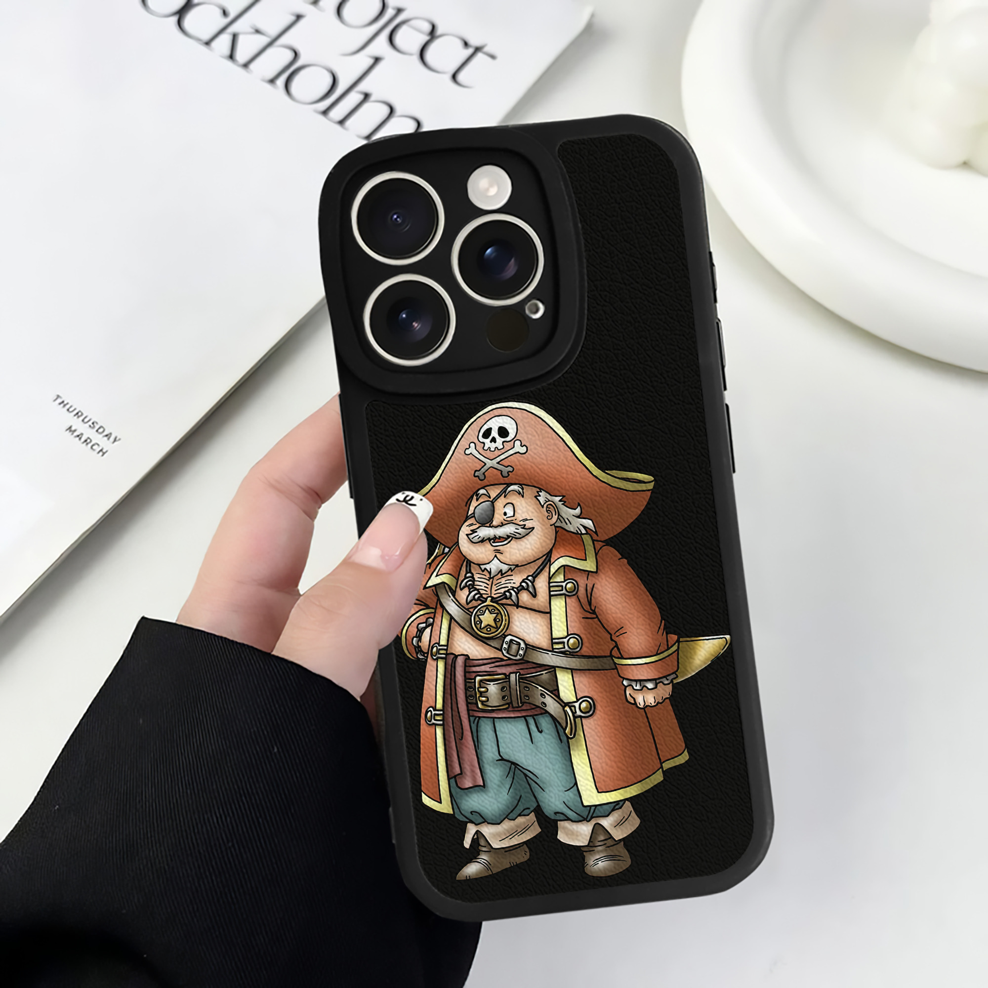 （画像用） ドラゴンクエスト Doragon Kuesuto Dragon Quest 【iPhone 16シリーズ対応】シリコンスマホケース（レザー調） 材質：シリコン